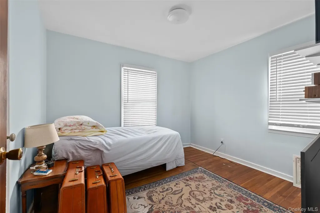 2975 Oceanside Road Oceanside NY 11572