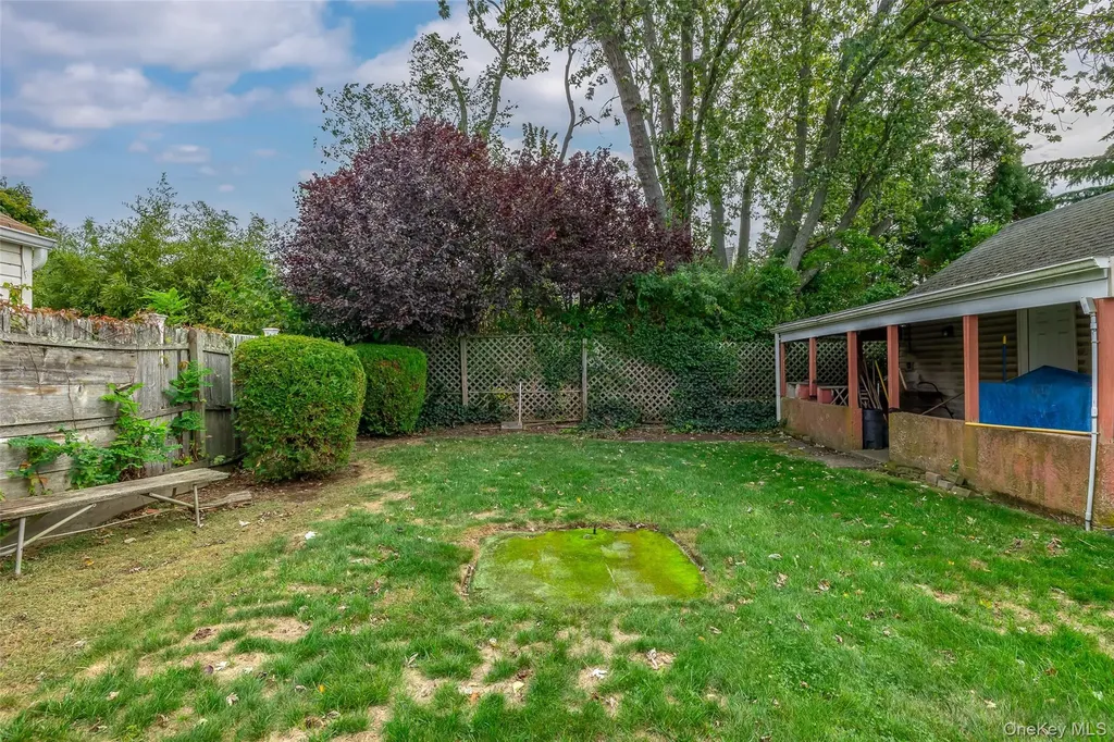 2975 Oceanside Road Oceanside NY 11572