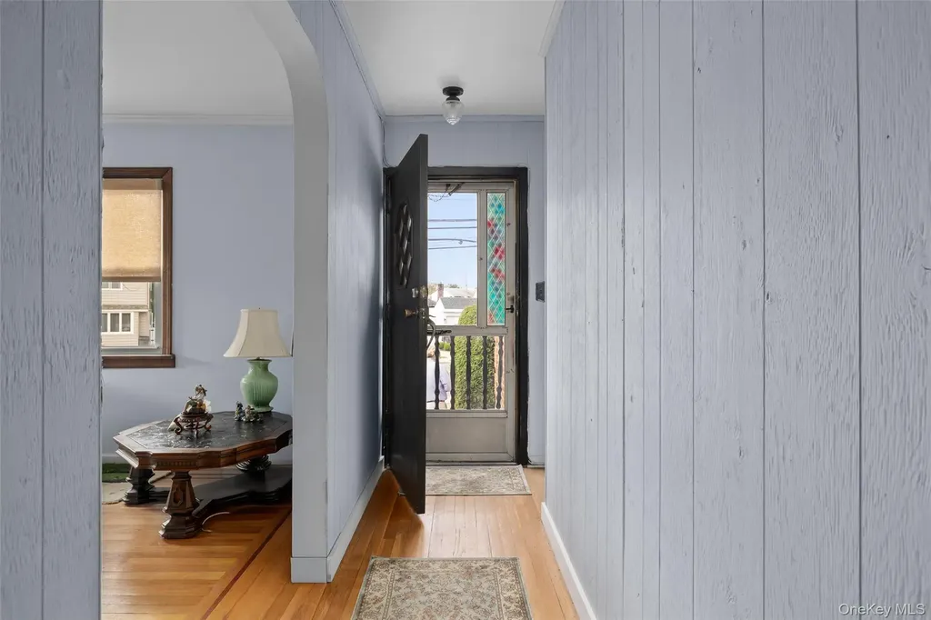 2975 Oceanside Road Oceanside NY 11572