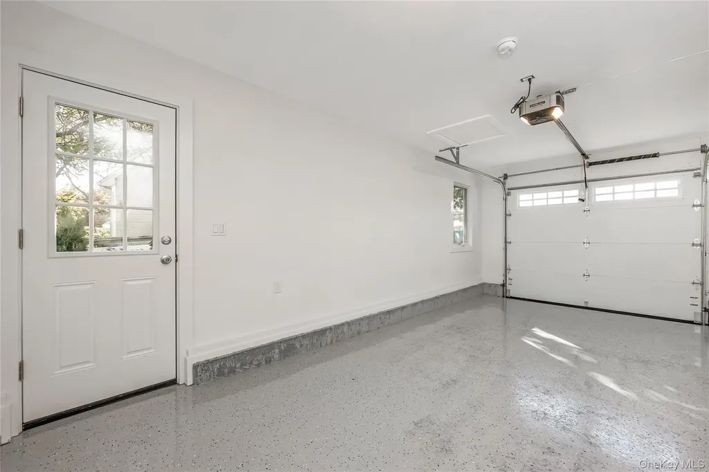 985 Douglas Avenue Wantagh NY 11793