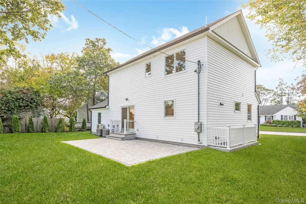 985 Douglas Avenue Wantagh NY 11793