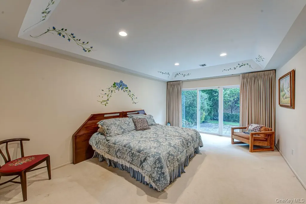 174 Sagamore Drive Plainview NY 11803