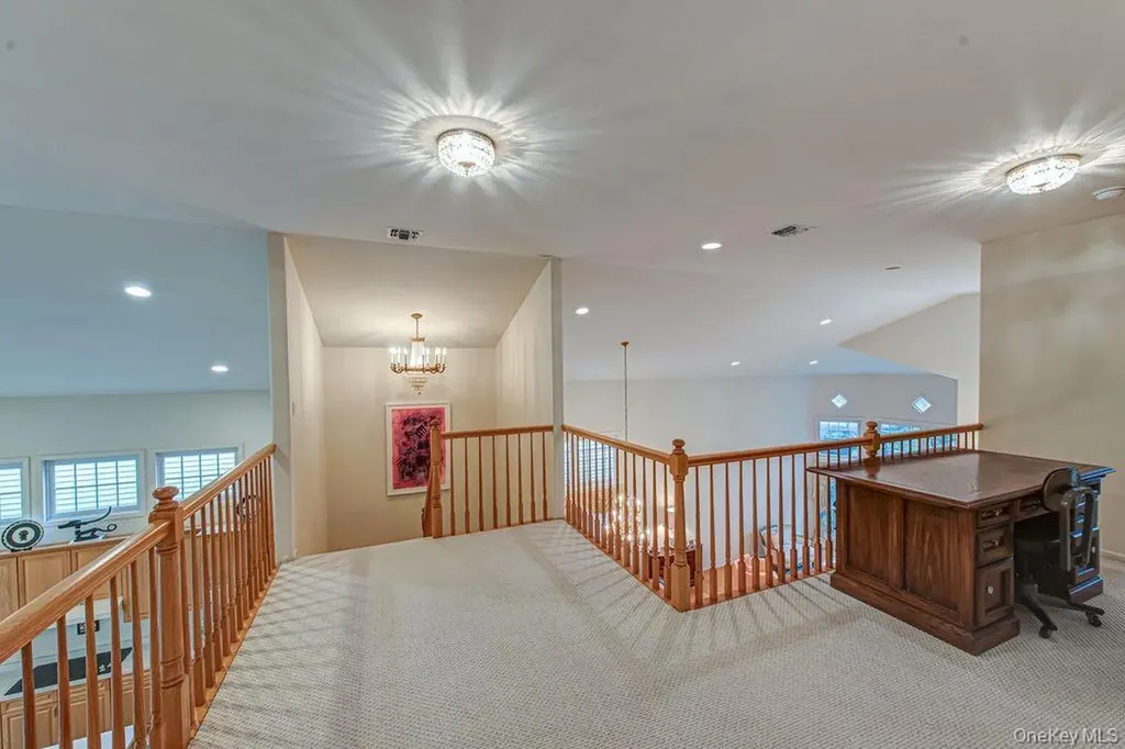 174 Sagamore Drive Plainview NY 11803