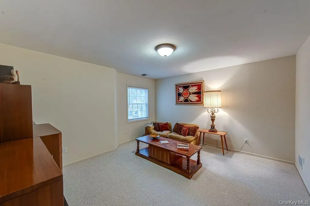 174 Sagamore Drive Plainview NY 11803