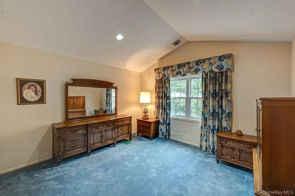 174 Sagamore Drive Plainview NY 11803