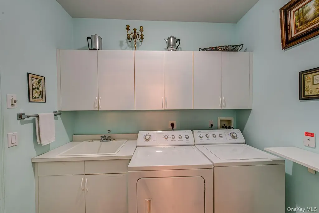 174 Sagamore Drive Plainview NY 11803