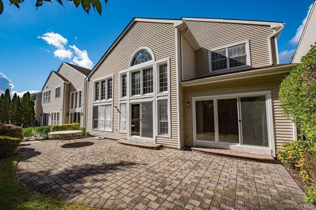 174 Sagamore Drive Plainview NY 11803
