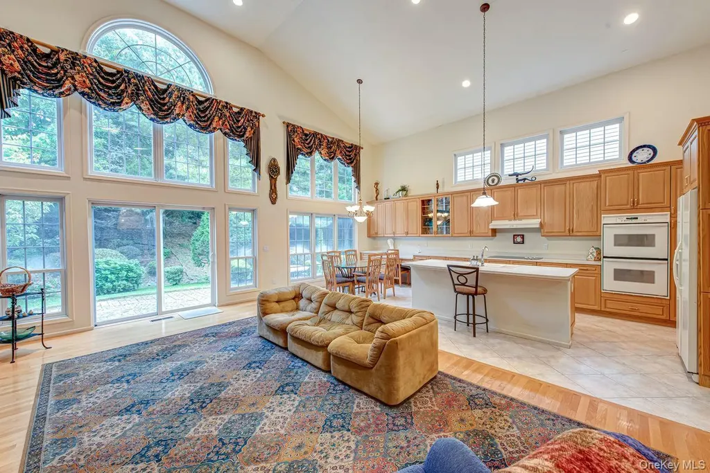174 Sagamore Drive Plainview NY 11803