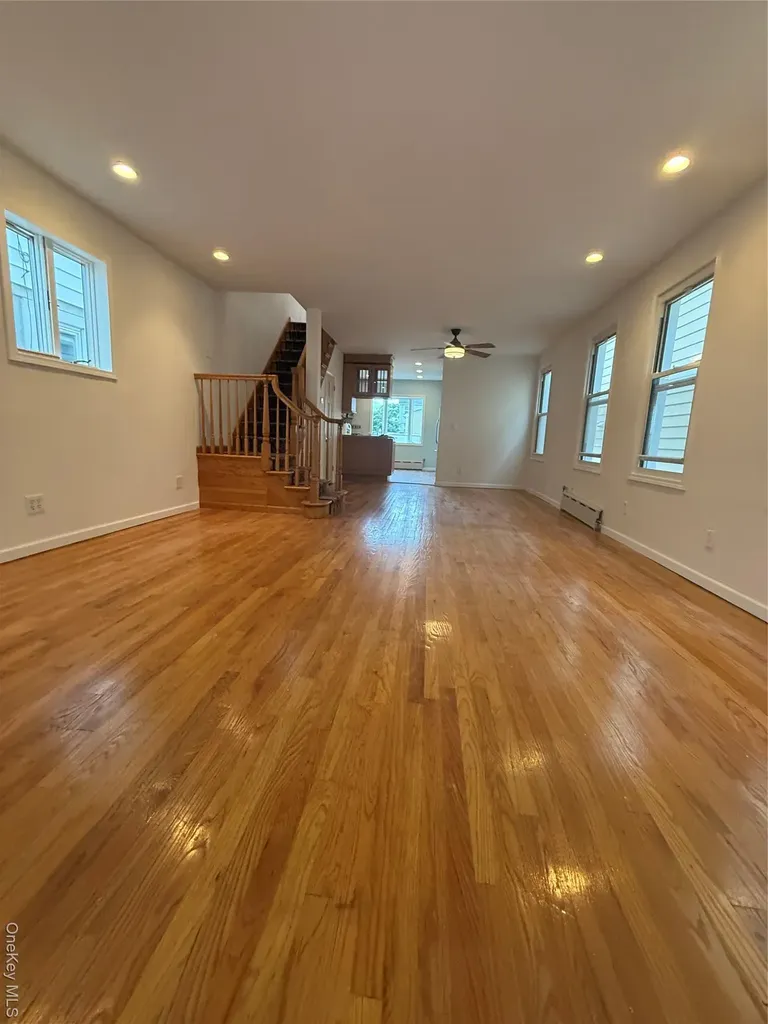 9515 Pitkin Avenue Ozone Park NY 11417