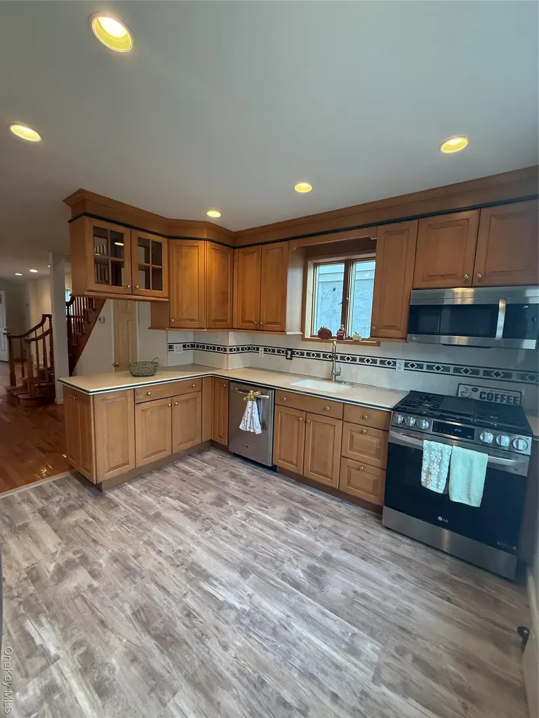 9515 Pitkin Avenue Ozone Park NY 11417