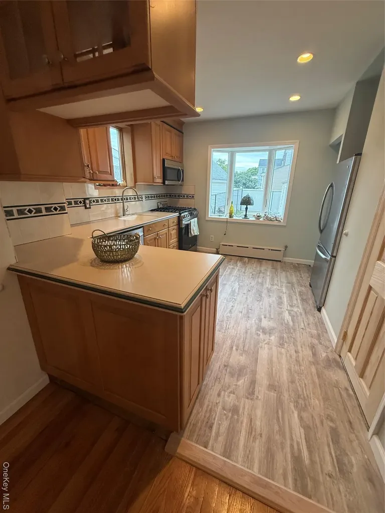 9515 Pitkin Avenue Ozone Park NY 11417