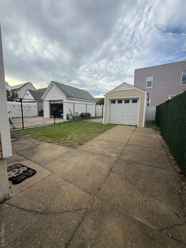 9515 Pitkin Avenue Ozone Park NY 11417