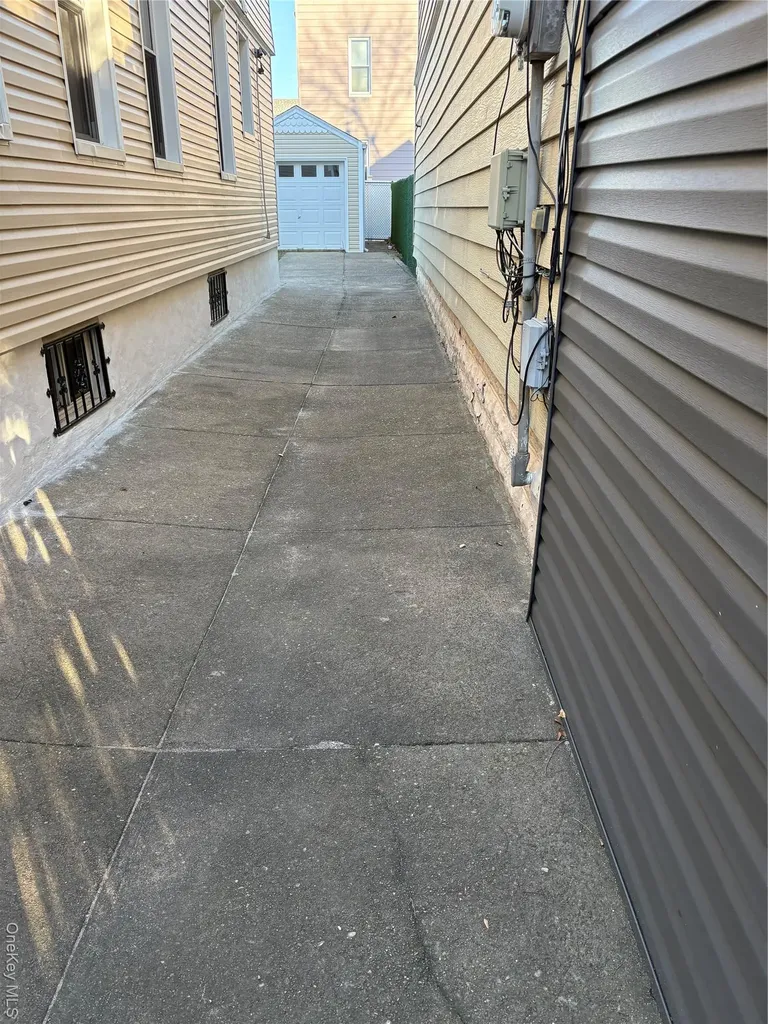 9515 Pitkin Avenue Ozone Park NY 11417