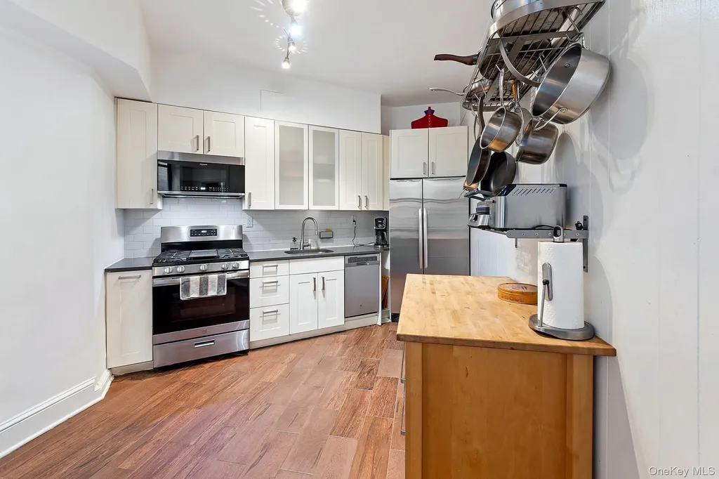 3875 Waldo Avenue Bronx NY 10463