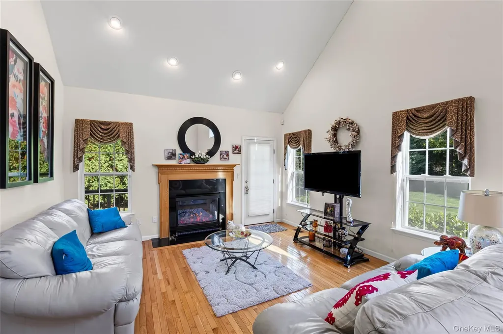 48 Avery Lane Miller Place NY 11764
