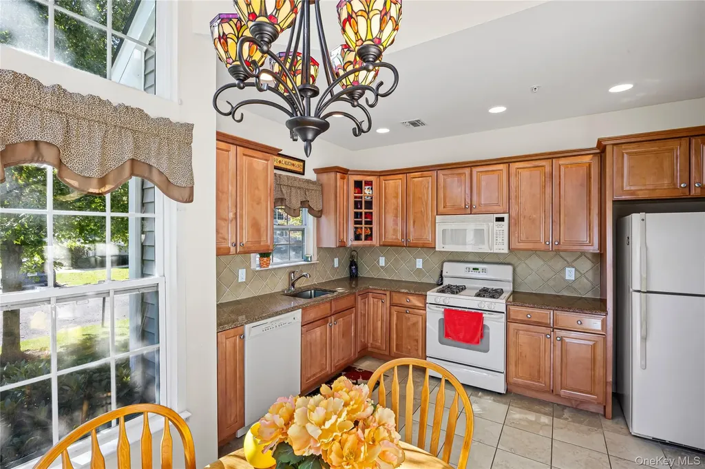 48 Avery Lane Miller Place NY 11764
