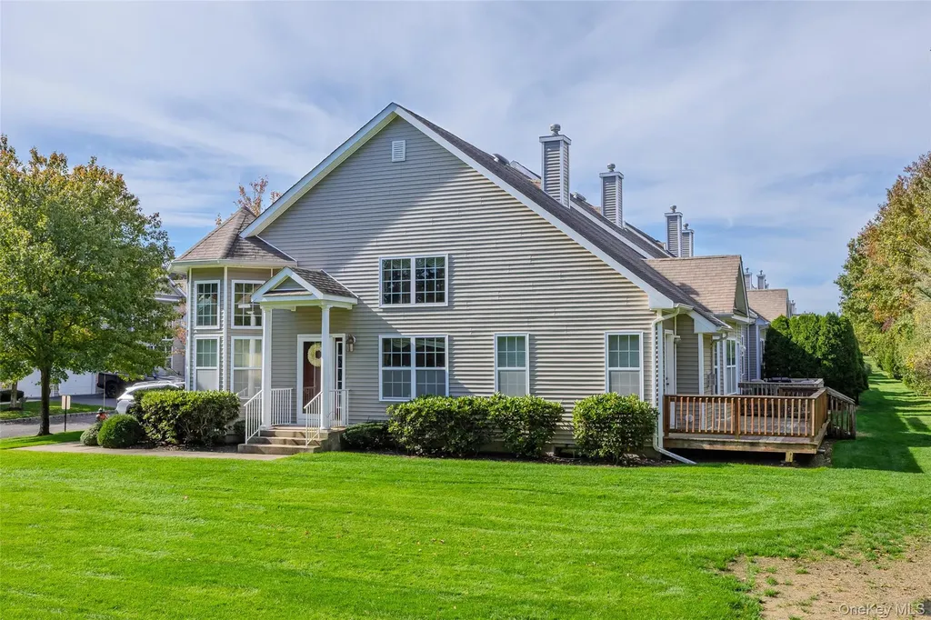 48 Avery Lane Miller Place NY 11764