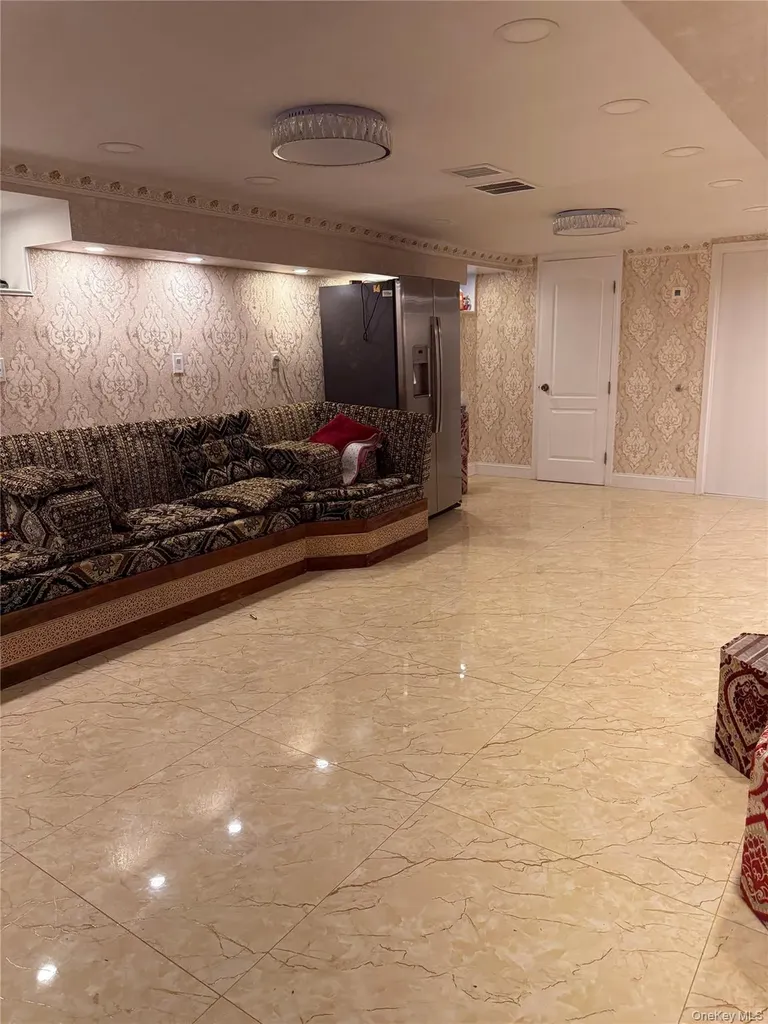 689 Arlington Avenue Baldwin NY 11510