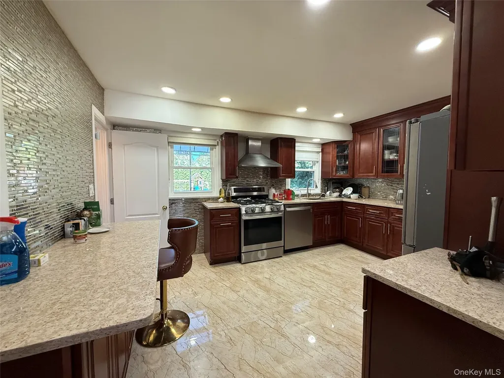 689 Arlington Avenue Baldwin NY 11510