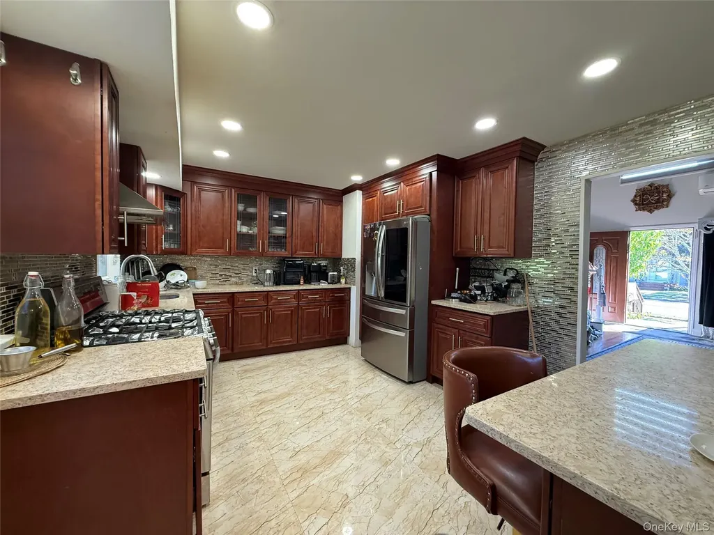 689 Arlington Avenue Baldwin NY 11510