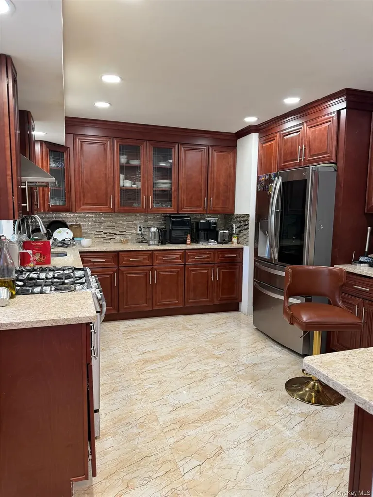 689 Arlington Avenue Baldwin NY 11510