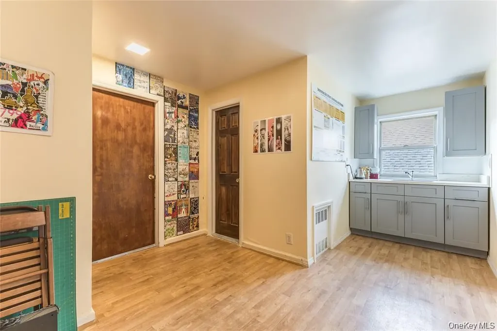 80-15A 168th Street Flushing NY 11432