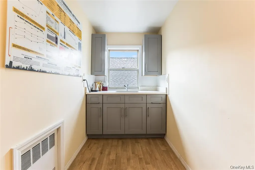80-15A 168th Street Flushing NY 11432