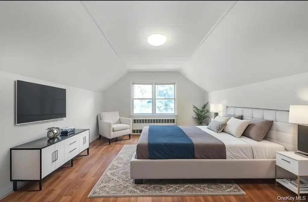 80-15A 168th Street Flushing NY 11432
