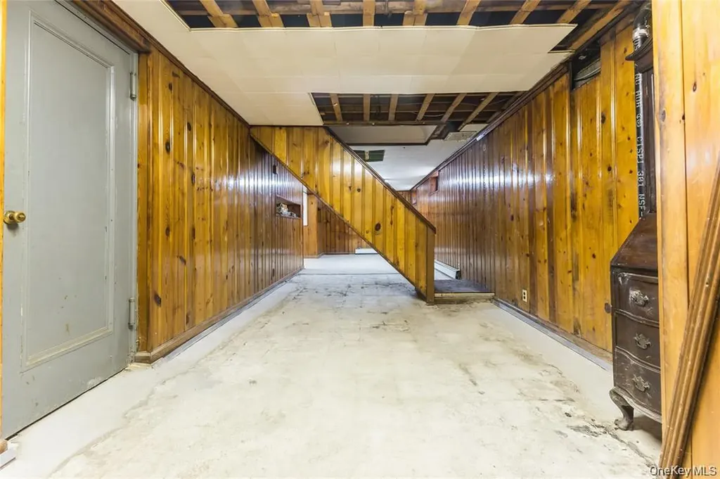 80-15A 168th Street Flushing NY 11432