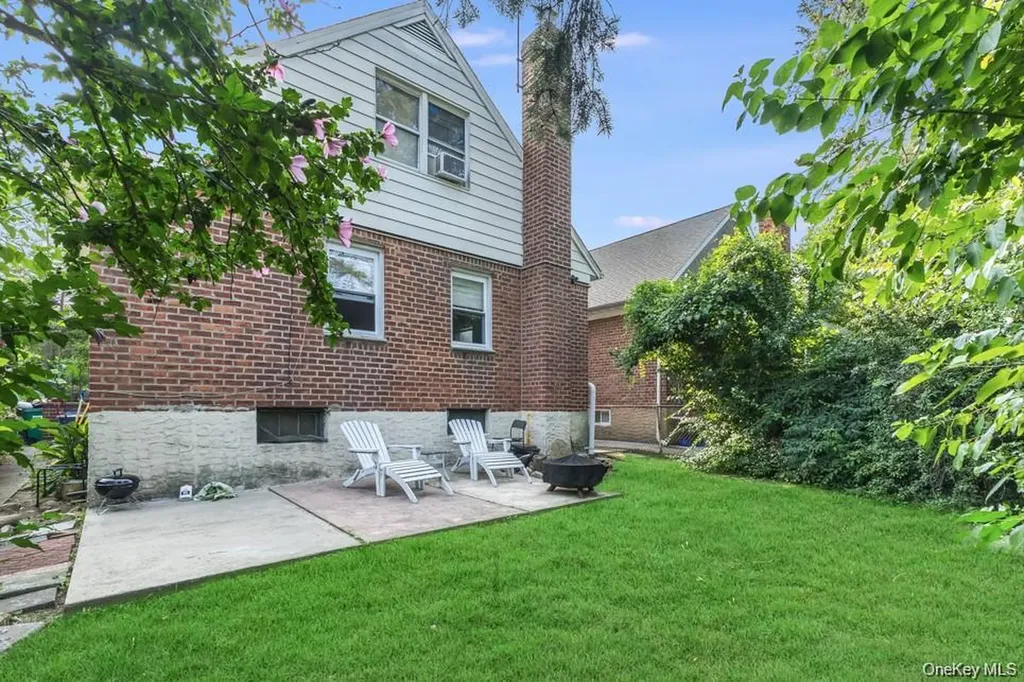 80-15A 168th Street Flushing NY 11432