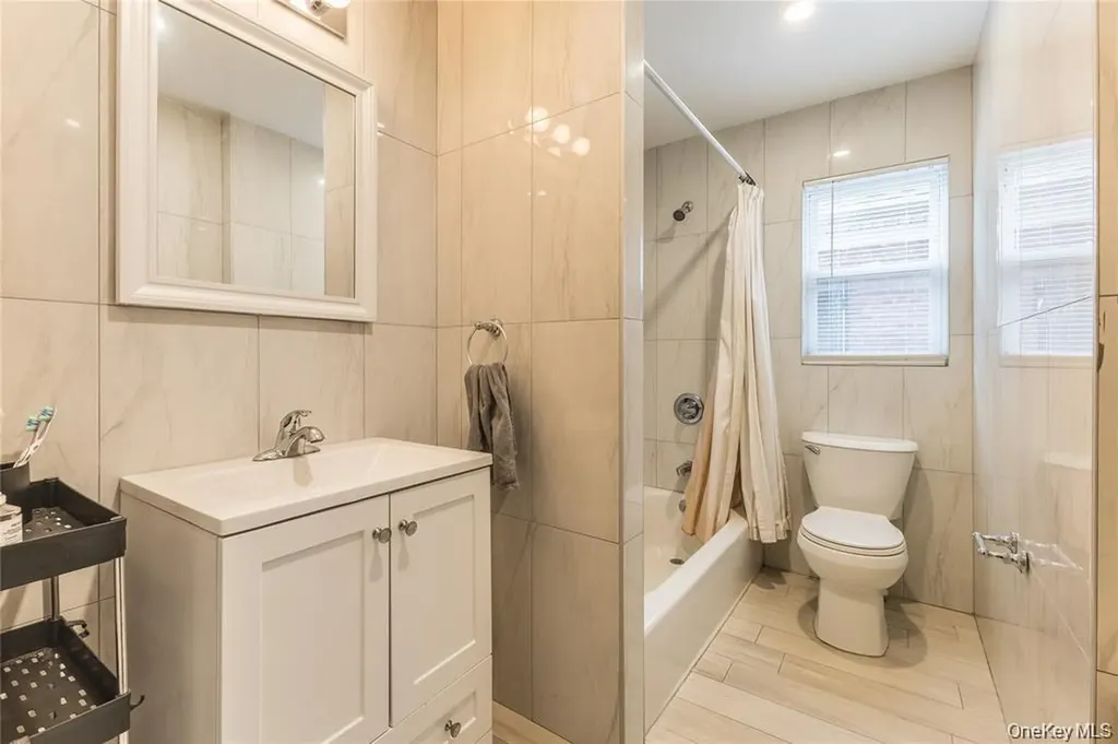 80-15A 168th Street Flushing NY 11432