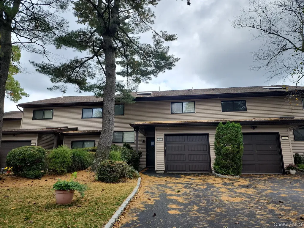 80 Northgate Circle Melville NY 11747