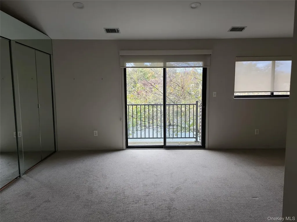 80 Northgate Circle Melville NY 11747