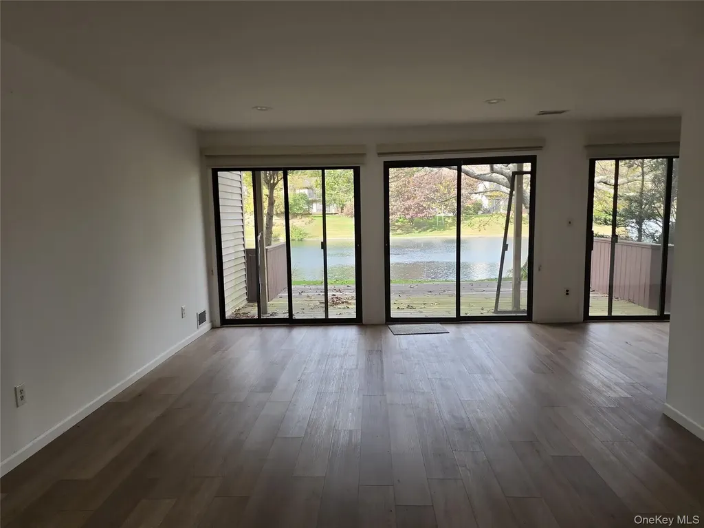 80 Northgate Circle Melville NY 11747