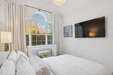 62 Sea Farm Lane Bridgehampton NY 11932
