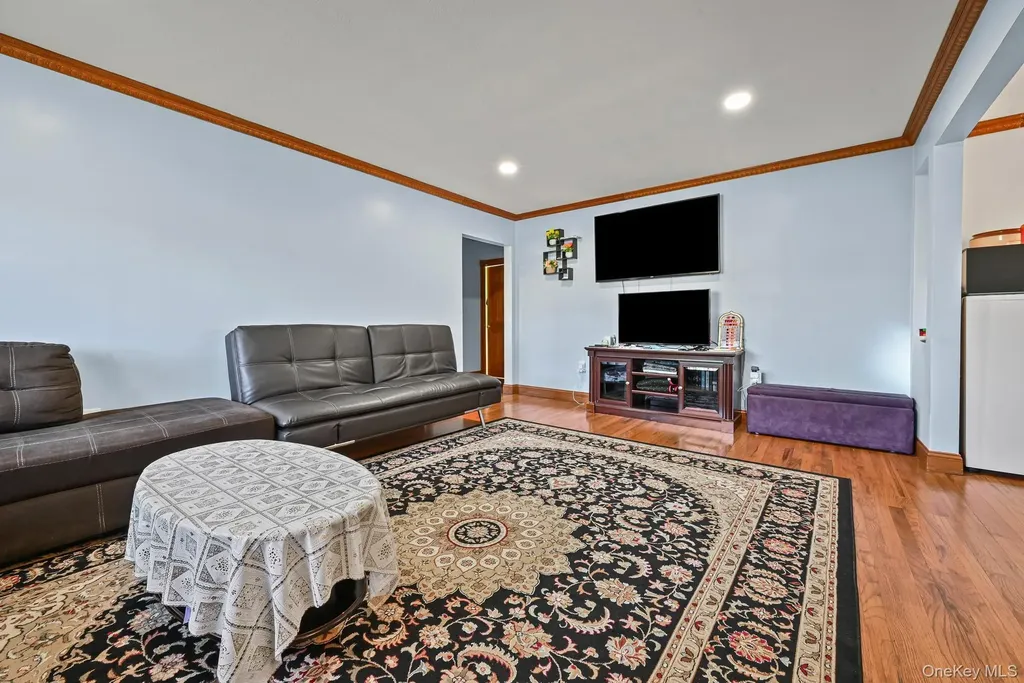 49 Ashely Drive Valley Stream NY 11580