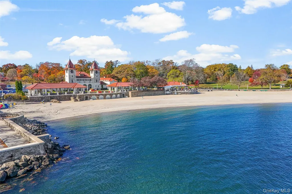 17 Waters Edge Rye NY 10580