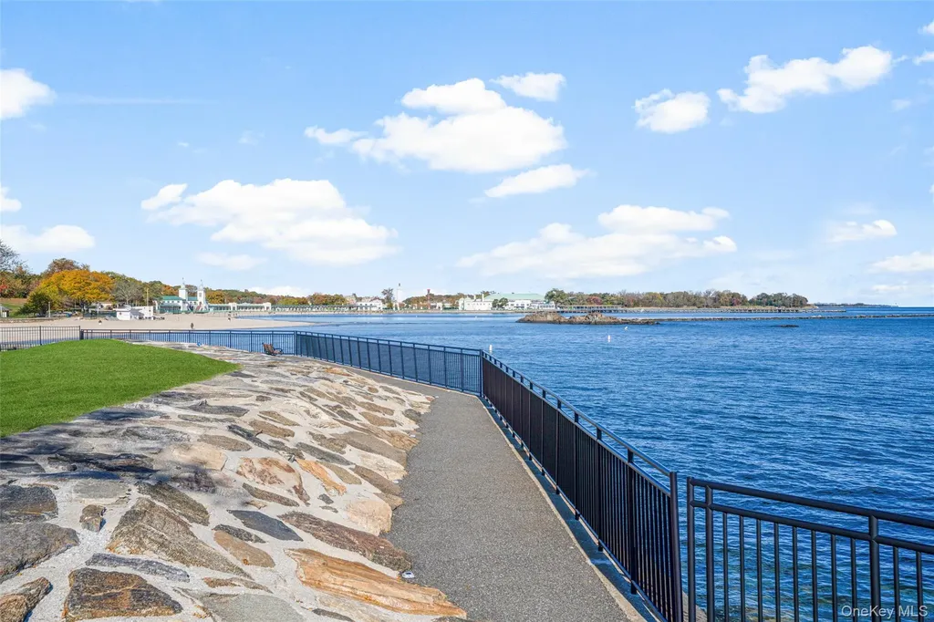 17 Waters Edge Rye NY 10580