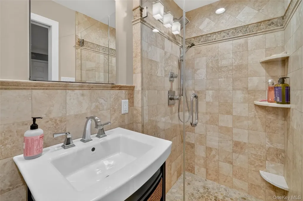39 Kinsley Grove Pearl River NY 10965