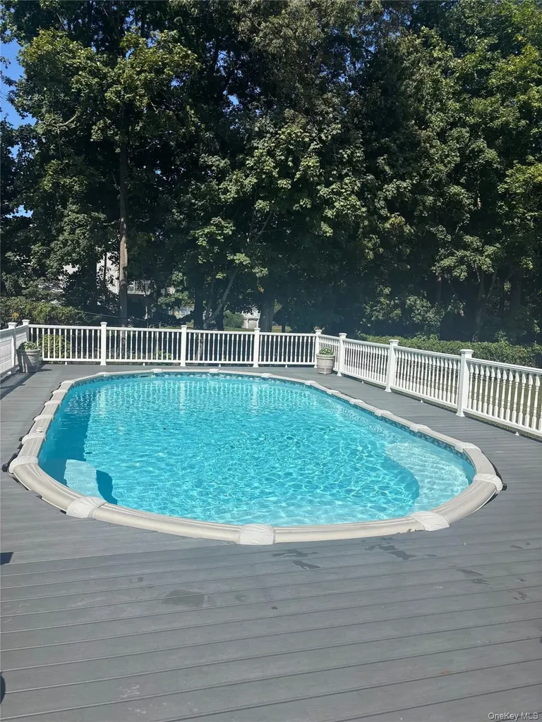 39 Kinsley Grove Pearl River NY 10965