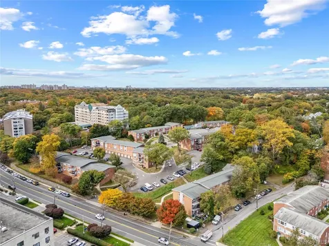 667 Pelham Road Road New Rochelle NY 10805
