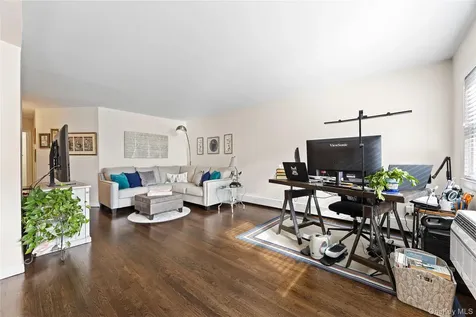 667 Pelham Road Road New Rochelle NY 10805