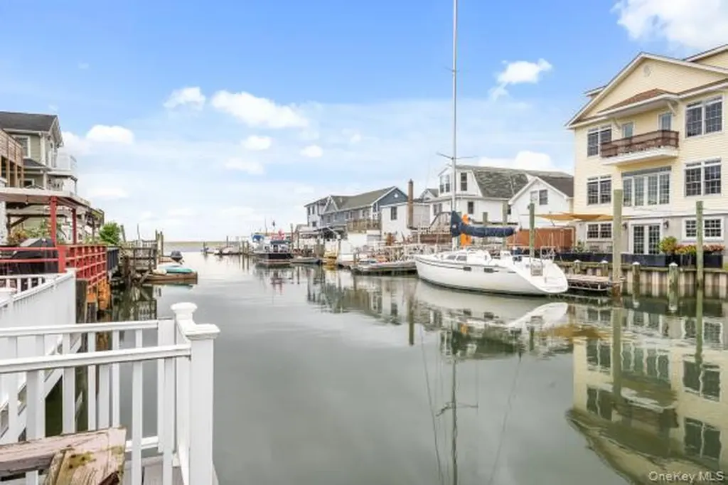 33 W 11th Road Broad Channel NY 11693