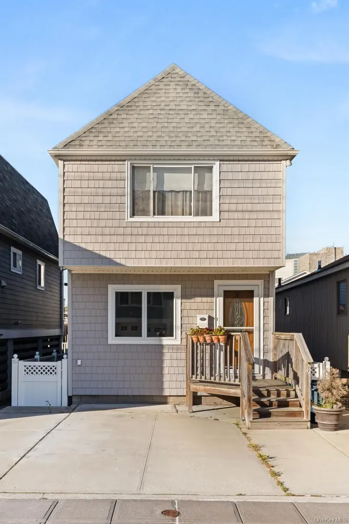 33 W 11th Road Broad Channel NY 11693
