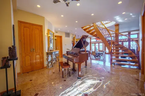 51 Bay Street Long Beach NY 11561