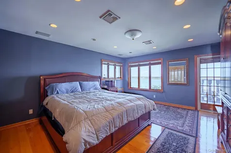 51 Bay Street Long Beach NY 11561
