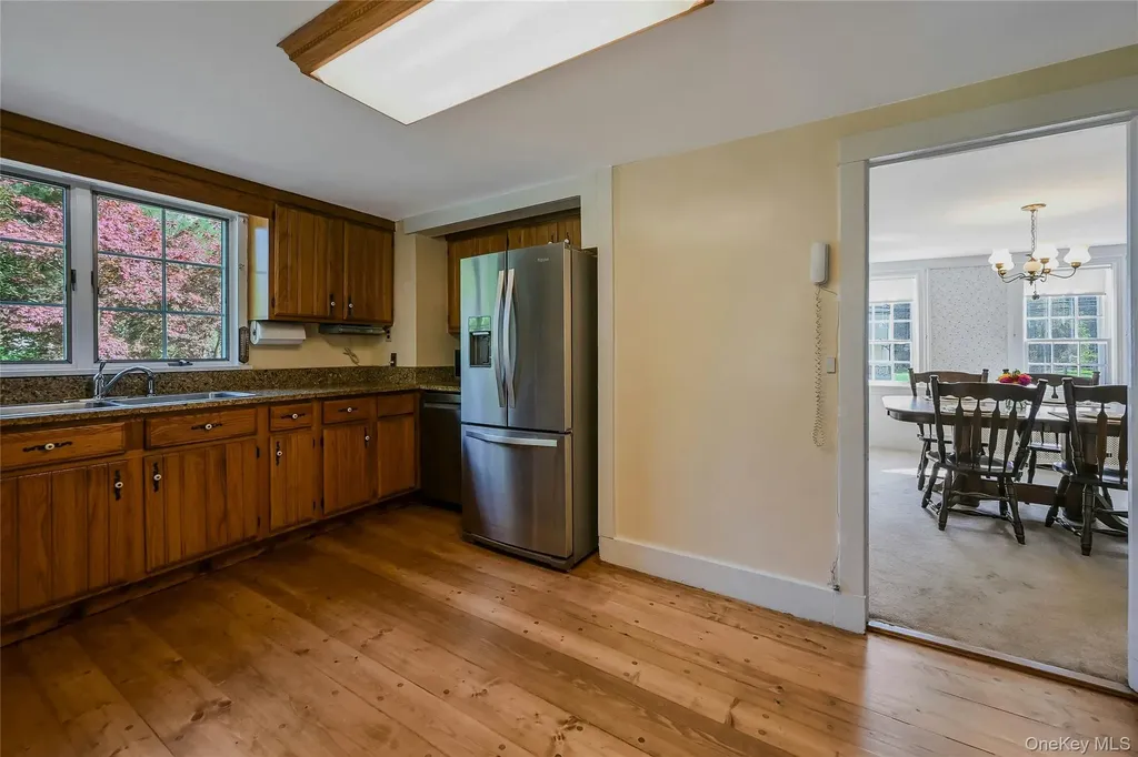 147 N Country Road Mount Sinai NY 11766