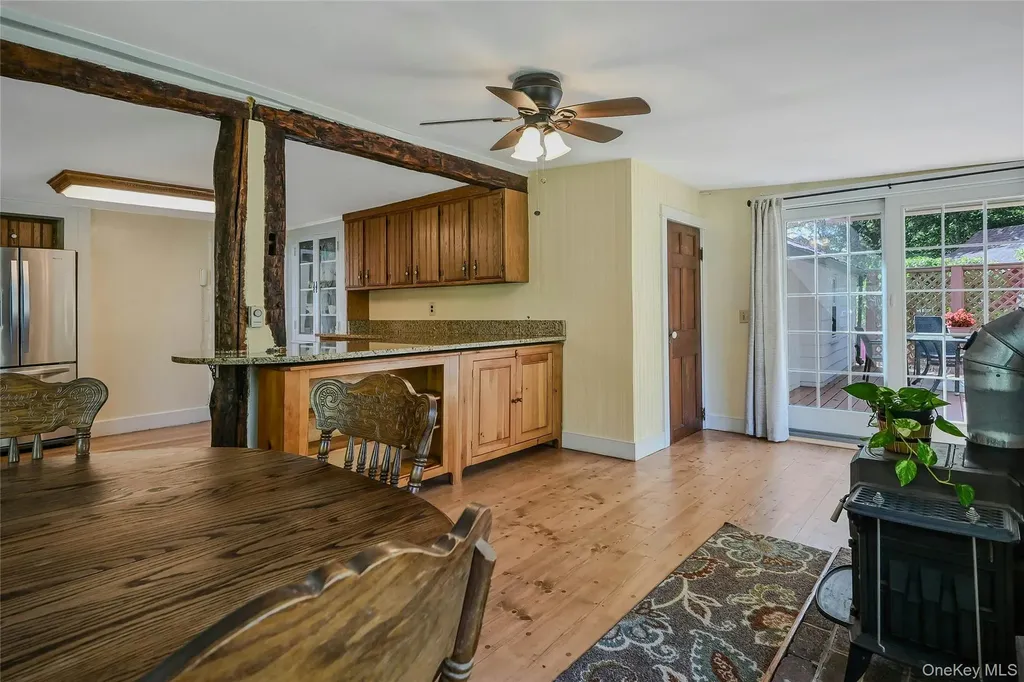 147 N Country Road Mount Sinai NY 11766