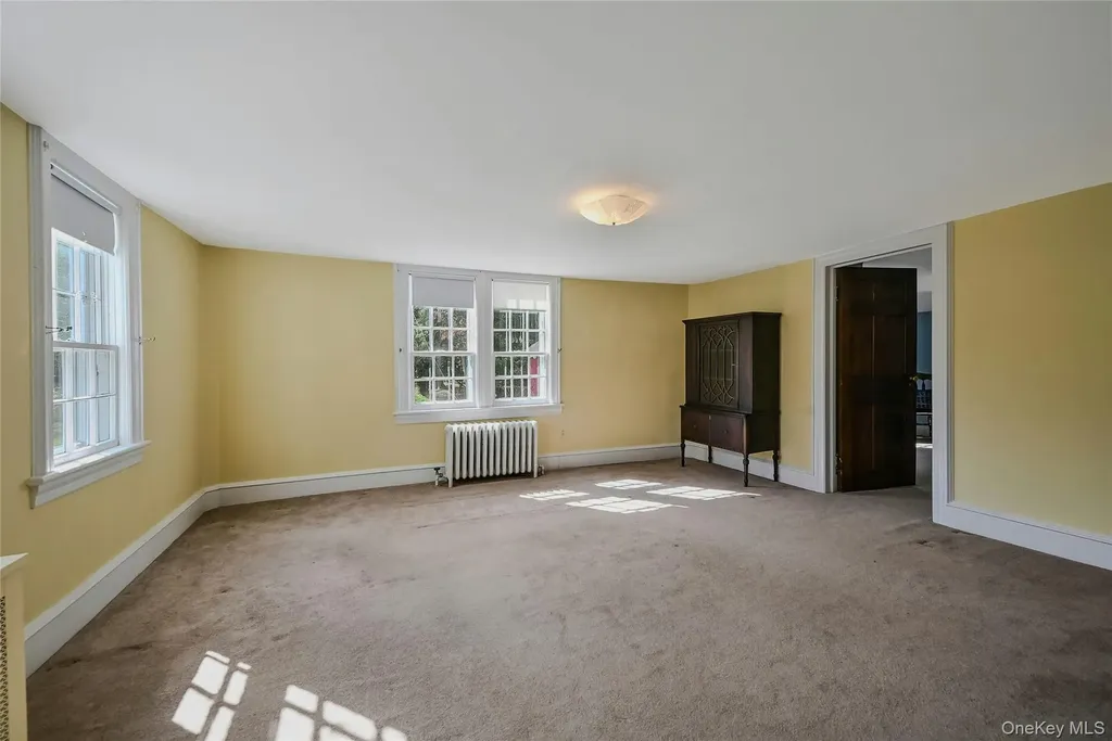 147 N Country Road Mount Sinai NY 11766