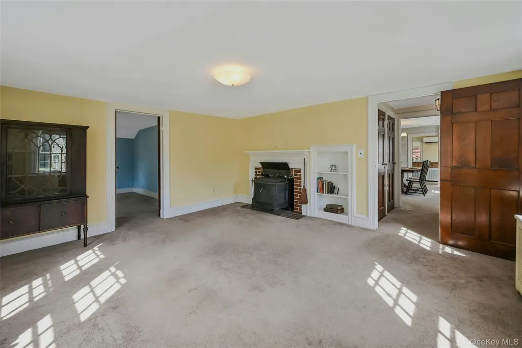147 N Country Road Mount Sinai NY 11766